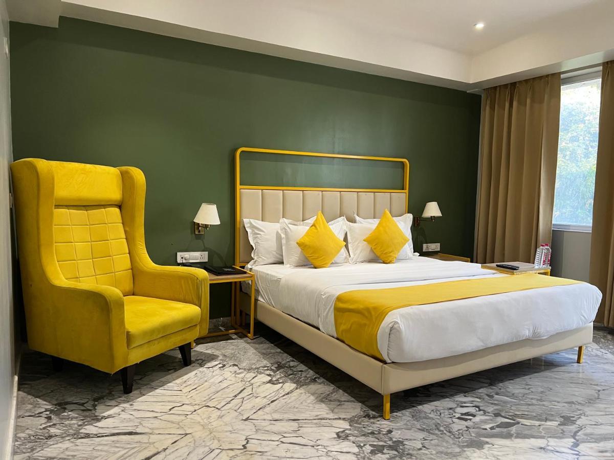 Phoenix - Unmatched Comfort Udaipur Extérieur photo