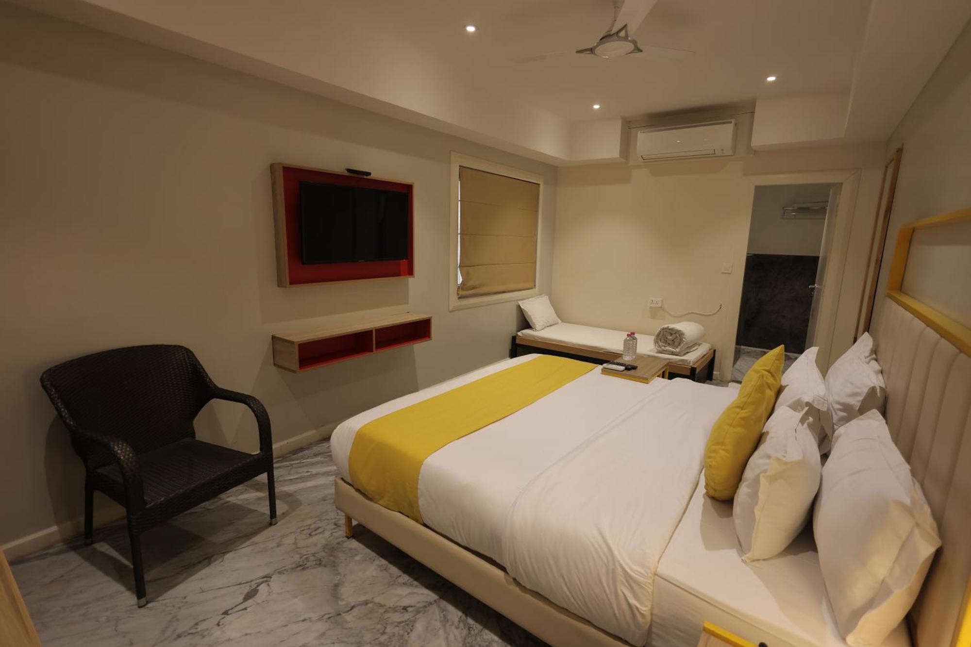 Phoenix - Unmatched Comfort Udaipur Extérieur photo