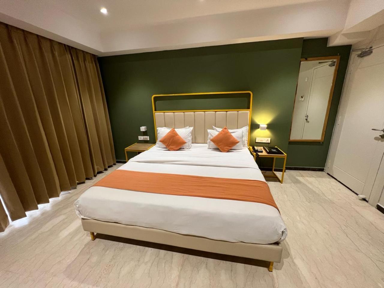 Phoenix - Unmatched Comfort Udaipur Extérieur photo